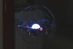 Supernova: dron jako inteligentní míč