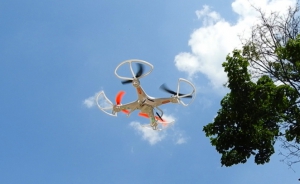 SkyWatcher WiFi: levný a odolný FPV dron
