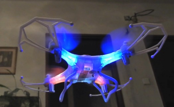 LH-X13: malý dron pro malé piloty