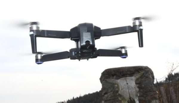 SJRC F11 a Z5: Nejlevnější skládací drony s kamerou